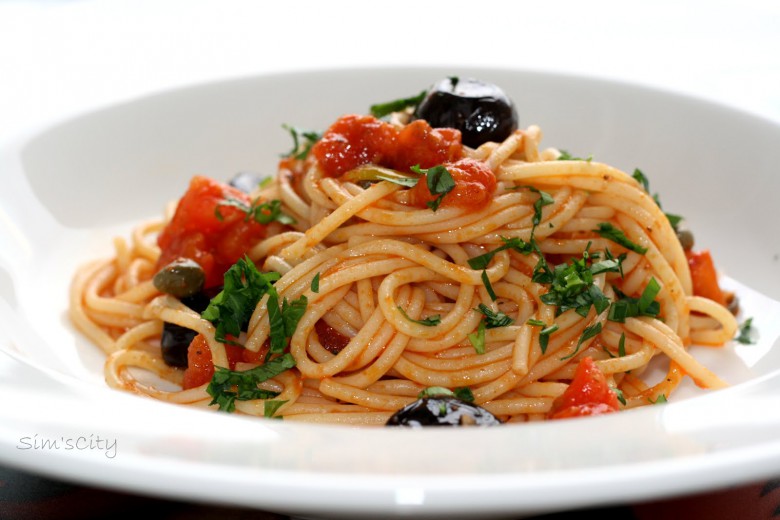 DOMATESLİ ZEYTİNLİ SPAGETTİ